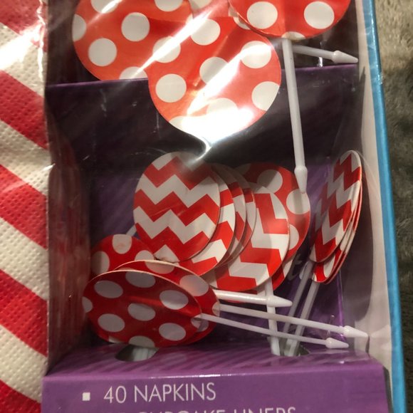 Chevron and Dots Red Cupcake Decorating Kit - Picture 2 of 5